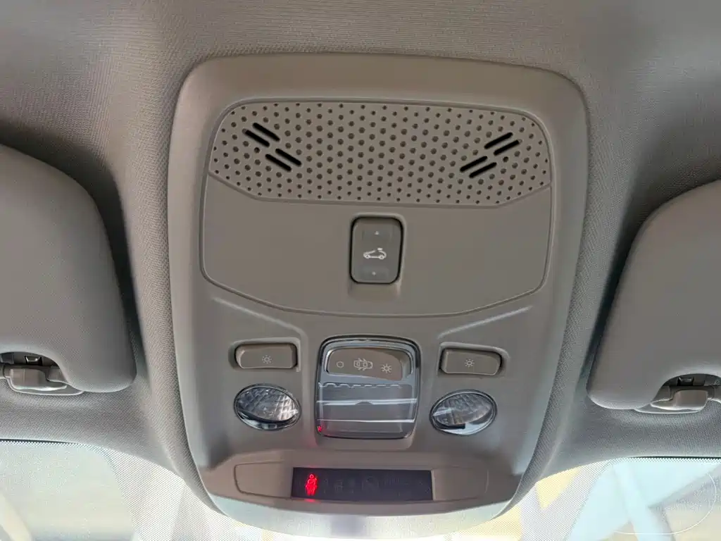 Peugeot 2008 — миниатюра 18