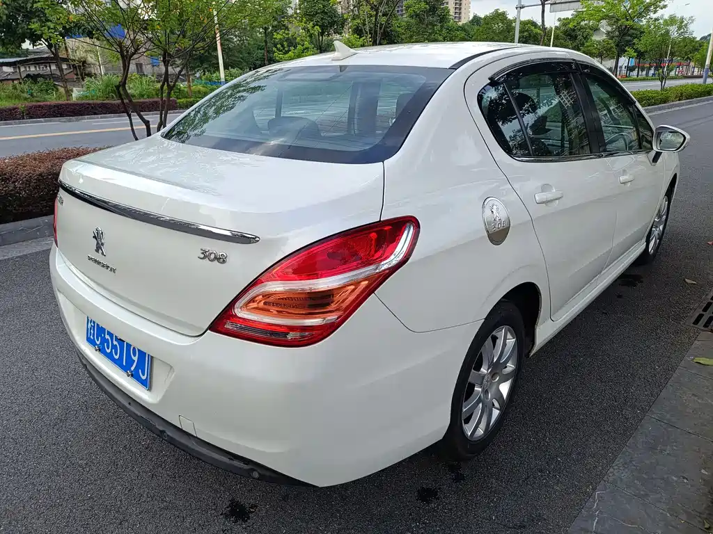 Peugeot 308 1.6L Manual Fashion Edition, фото 4