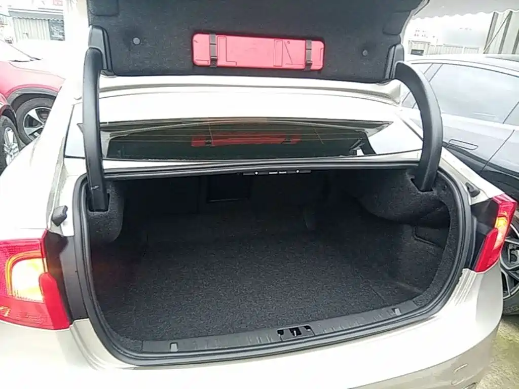 Volvo S60 — миниатюра 19