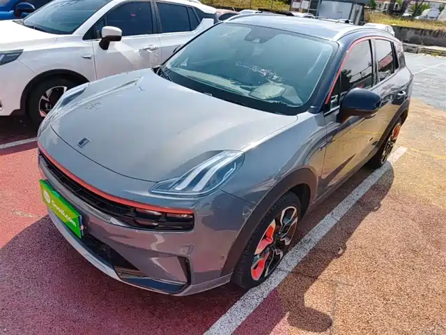 2020 Lynk & Co 06