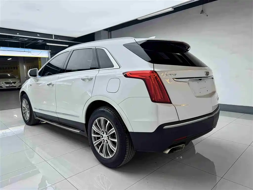 CADILLAC XT5