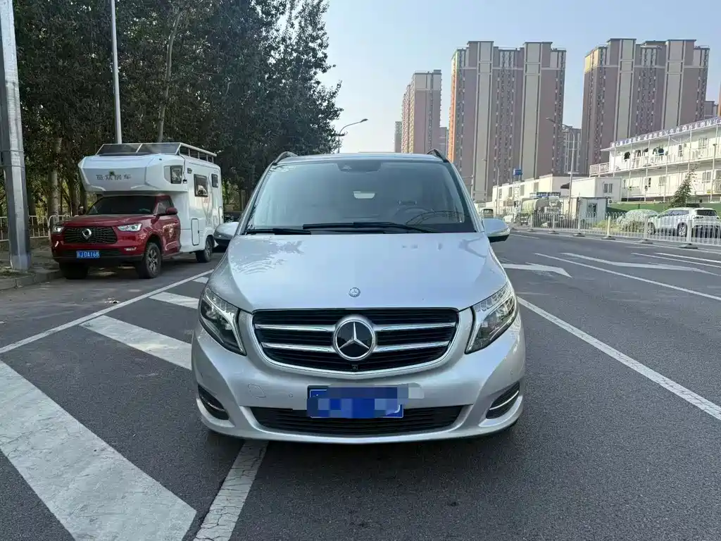 Mercedes-Benz V-Class — миниатюра 2