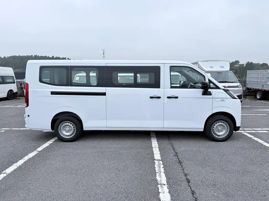 Farizon V 2025 V8E - 350km