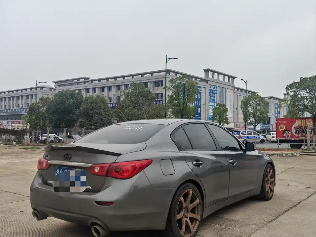 INFINITI Q50