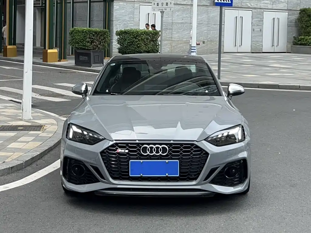 AUDI RS 5