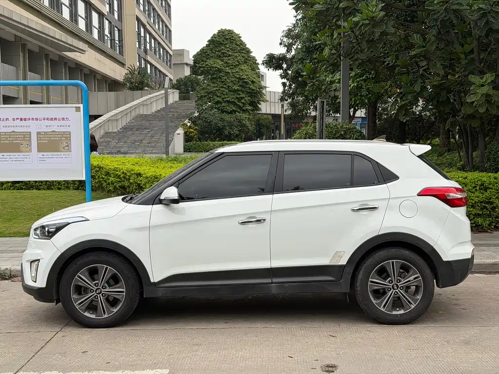 Hyundai BAIC Hyundai ix25 ix25 2015 1.6L AT GLS