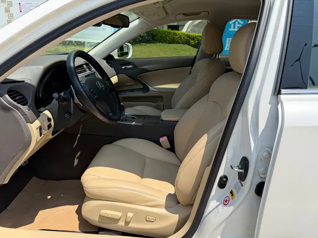 Lexus IS 2009 300