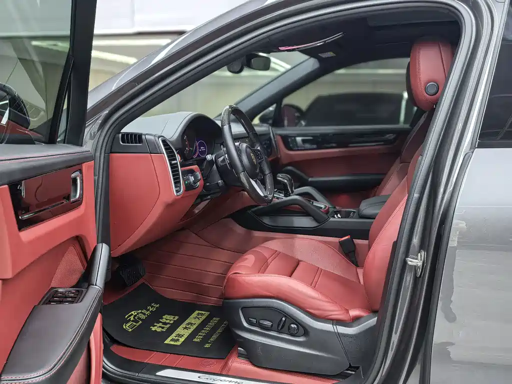 Porsche Cayenne — миниатюра 10