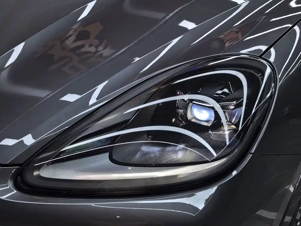 Porsche Cayenne — миниатюра 39