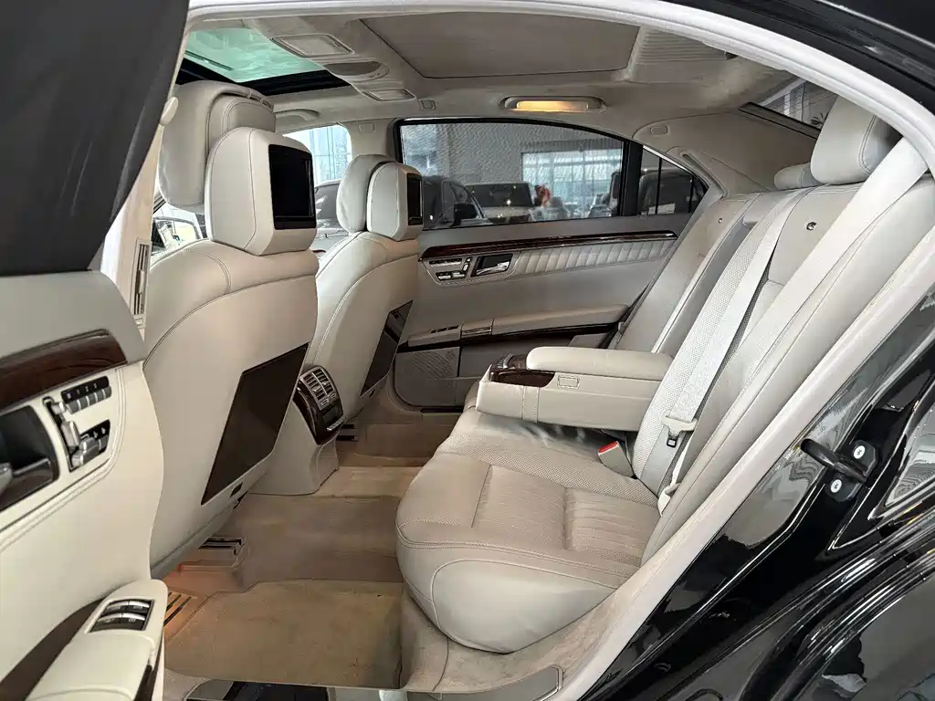 Mercedes-Benz S-Class — миниатюра 21