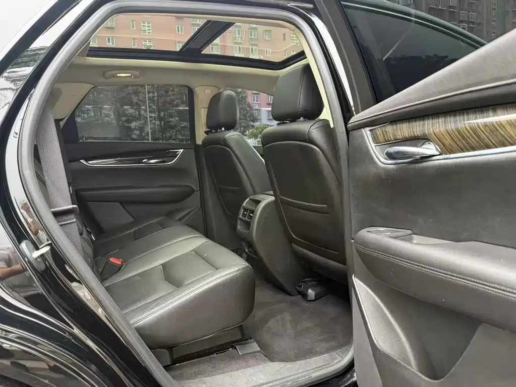 Cadillac XT5 28T 4WD Luxury Type, фото 7