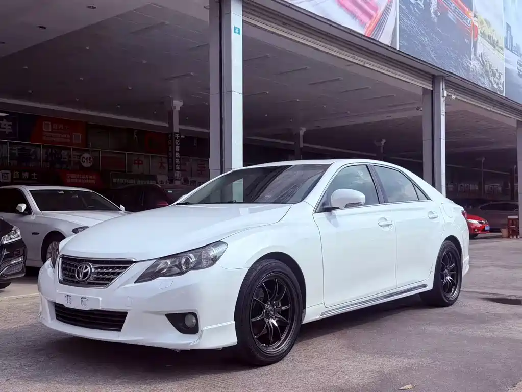 Toyota Reiz 2013