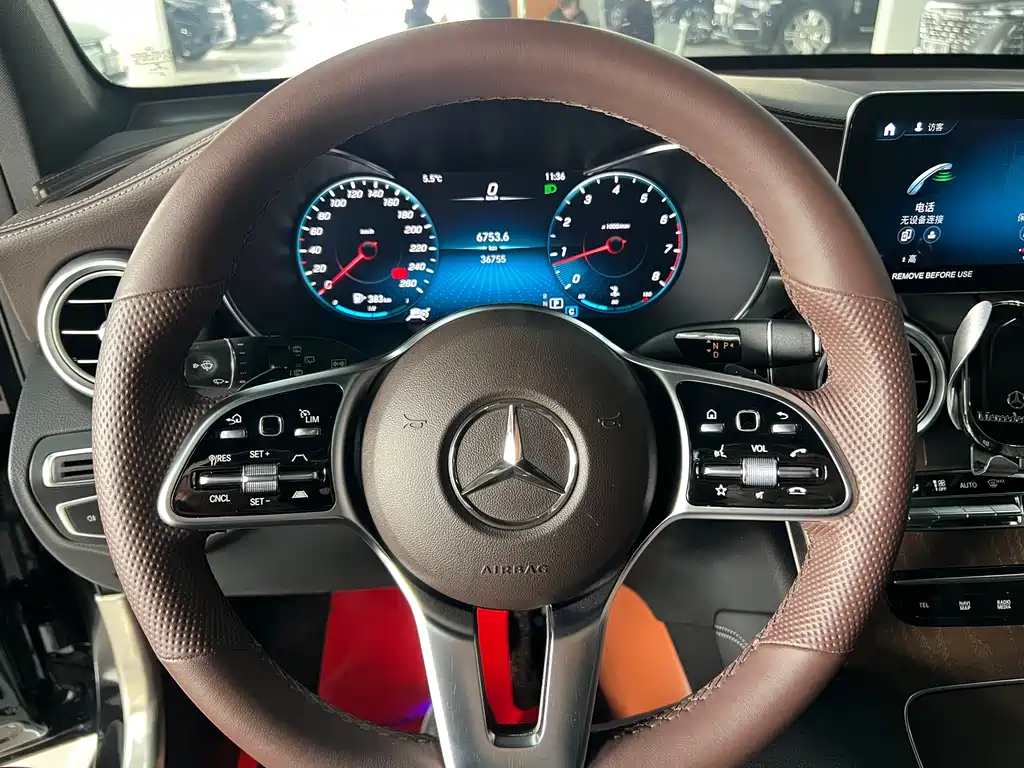 MERCEDES-BENZ GLC