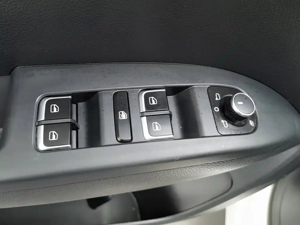 Borgward BX7 — миниатюра 9