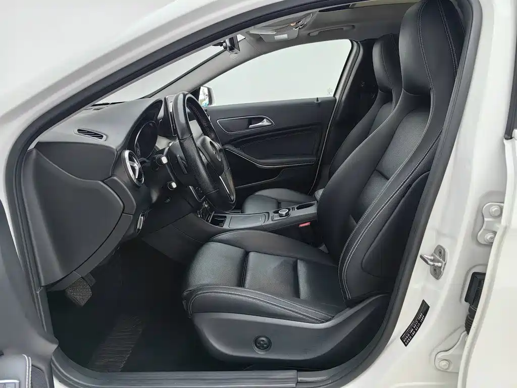 Mercedes-Benz GLA — миниатюра 10