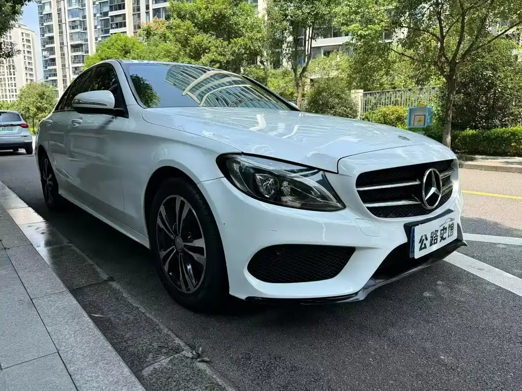 Mercedes-Benz C-Class — миниатюра 3