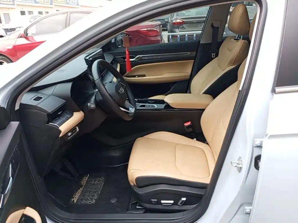 Geely L HiP — миниатюра 15