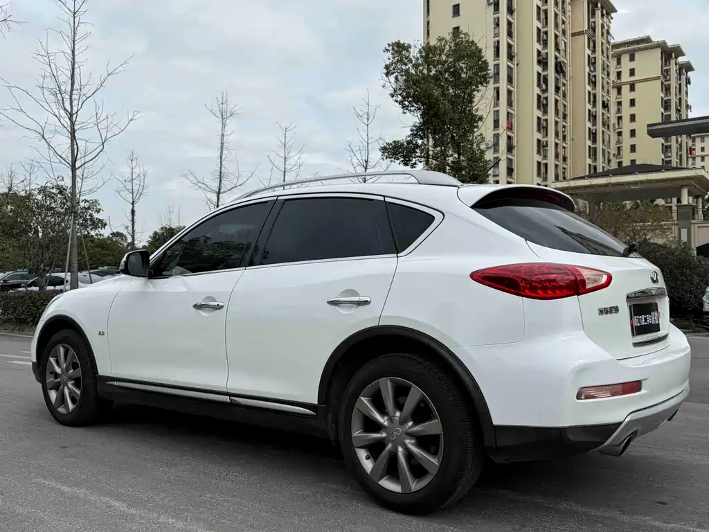 INFINITI QX50