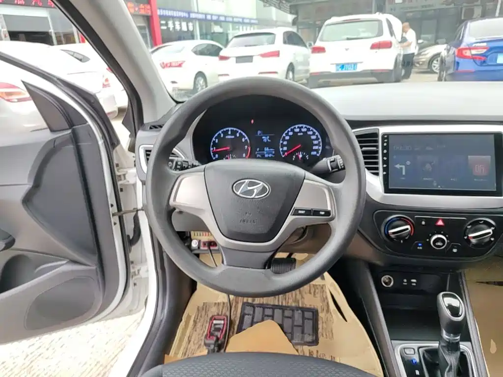 Hyundai Verna — миниатюра 11