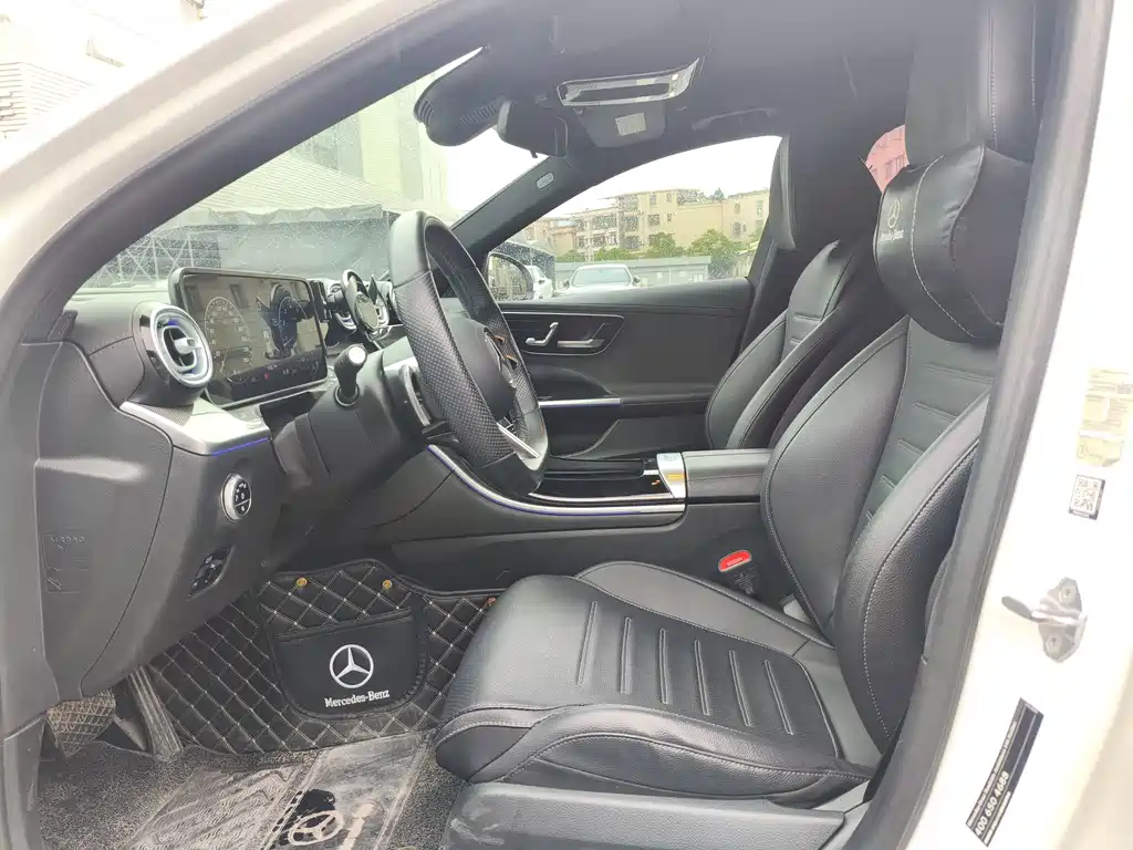 Mercedes-Benz C-Class — миниатюра 11