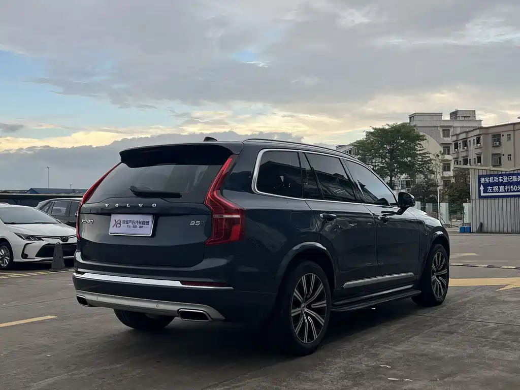 Volvo XC90 2021 B5 Luxury 5 мест