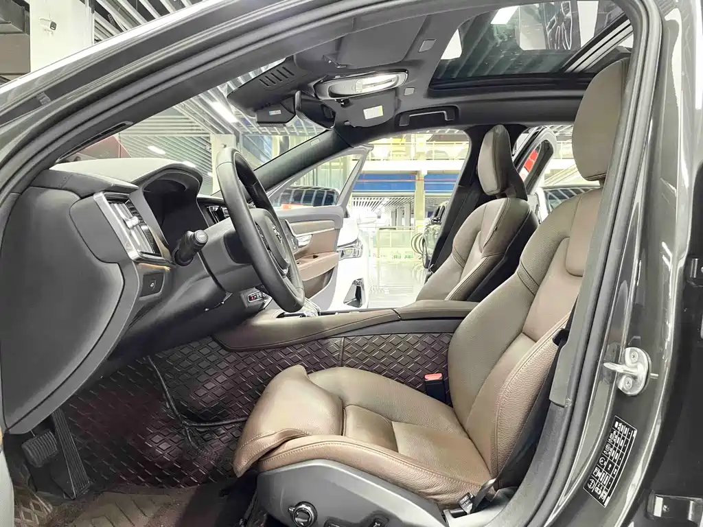Volvo S90 2023 B5 Luxury