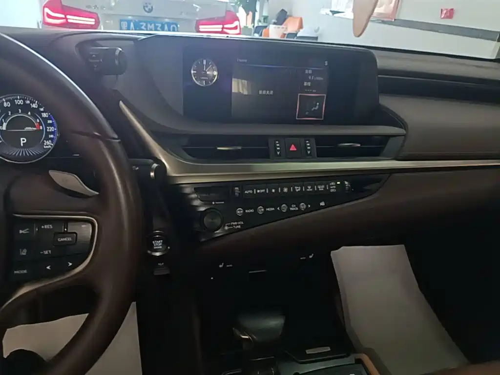 Lexus ES — миниатюра 13
