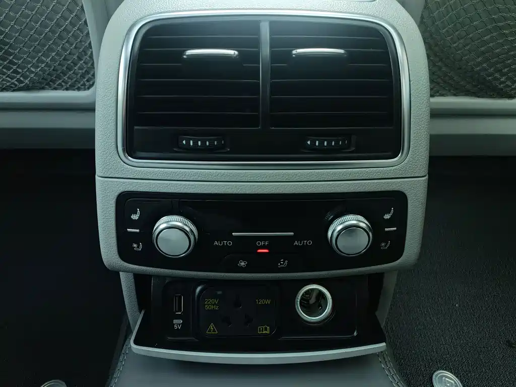 Audi A6L — миниатюра 8