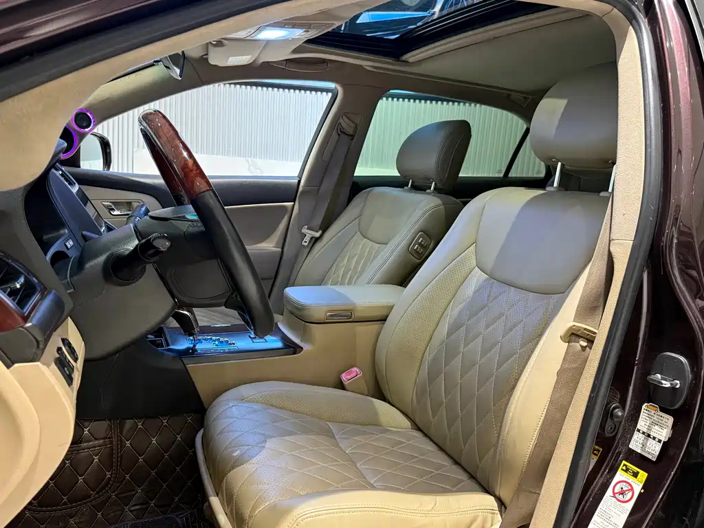 Toyota Crown — миниатюра 7