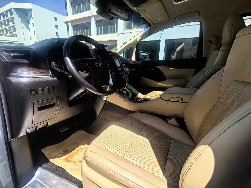 Toyota Alphard 2019 2.5L Luxury