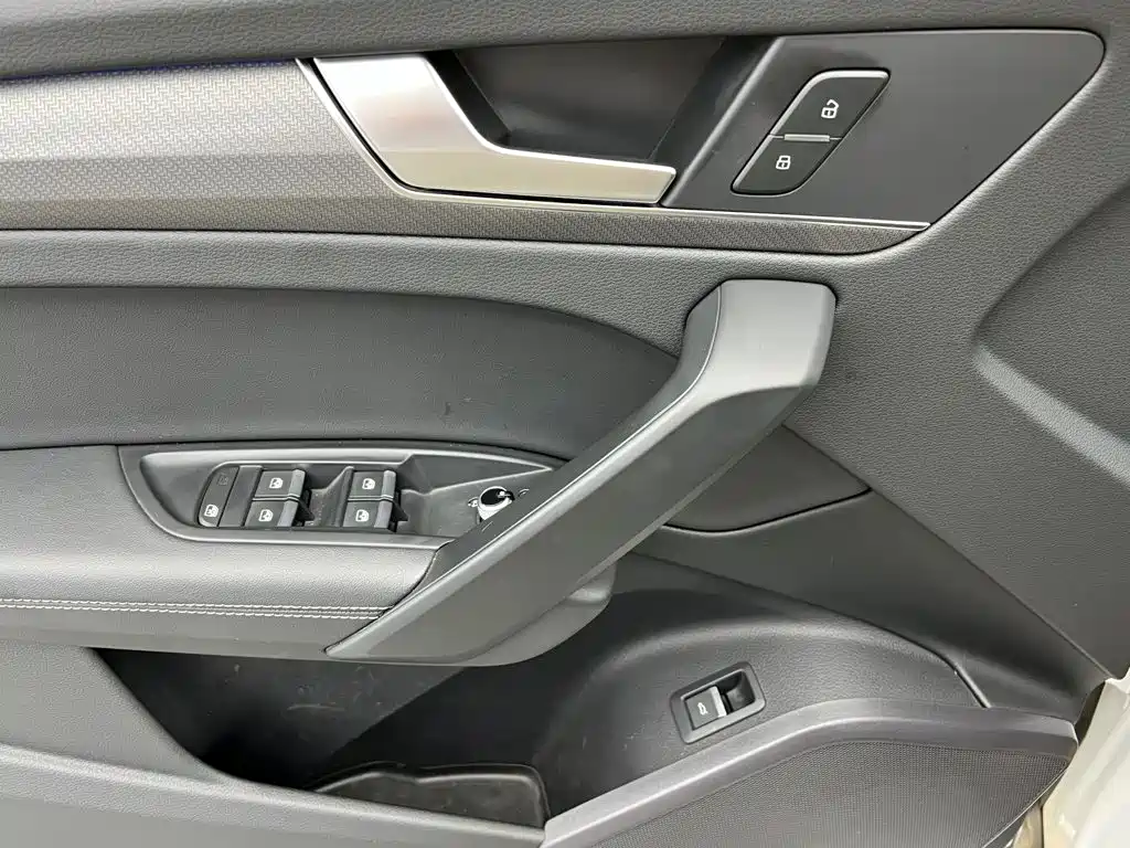 Audi Q5L — миниатюра 15