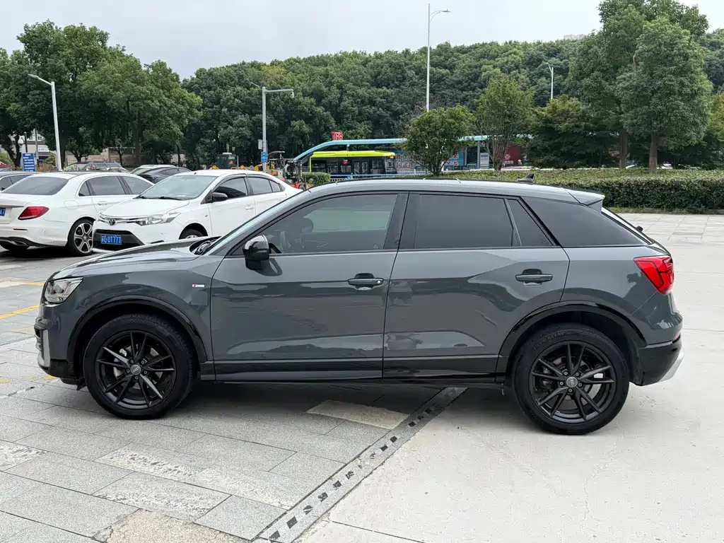 Audi Q2L — миниатюра 3