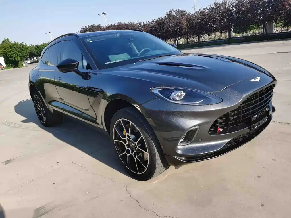 Aston Martin DBX 2021 4.0T V8