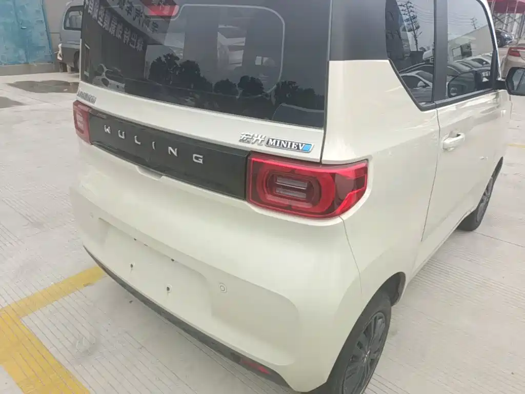 Wuling MINIEV — миниатюра 8