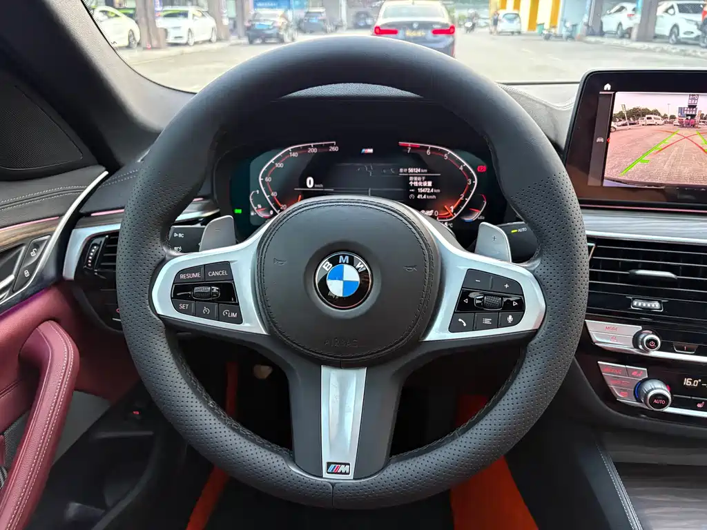 BMW 5 Series — миниатюра 6