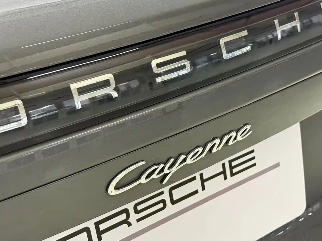 PORSCHE CAYENNE