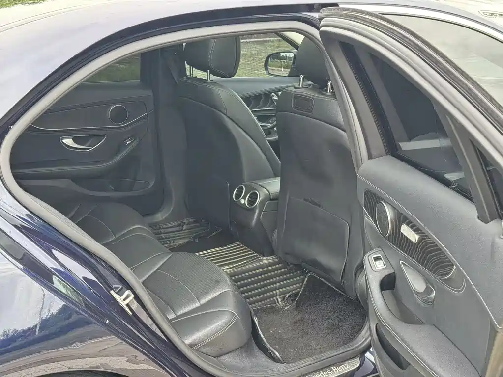 Mercedes-Benz C-Class — миниатюра 14