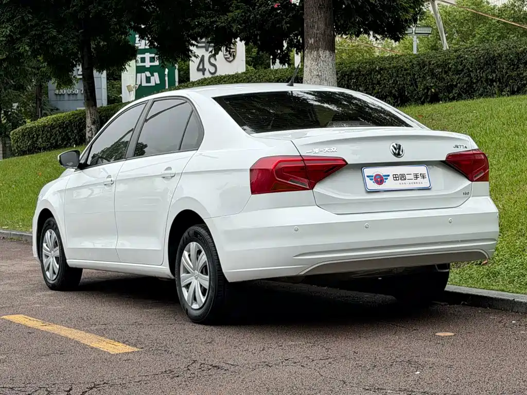 Volkswagen Jetta — миниатюра 4