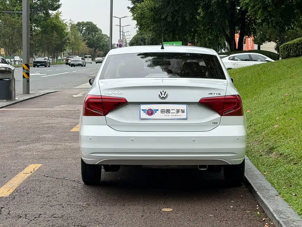 Volkswagen Jetta — миниатюра 5