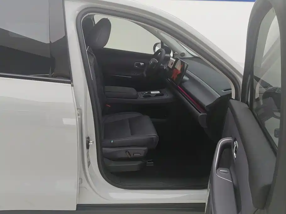 Leapmotor Leapmotor C10 — миниатюра 8
