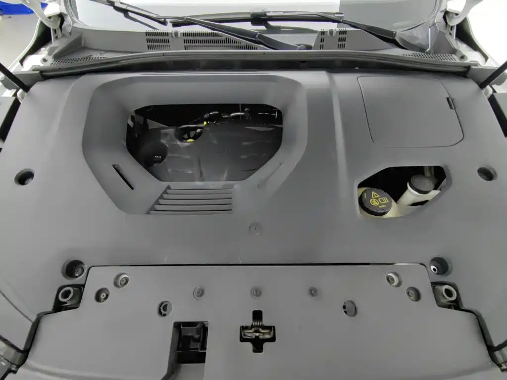 Roewe RX5 — миниатюра 6
