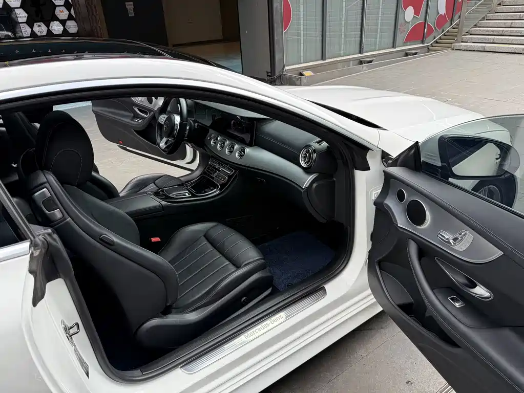Mercedes-Benz E-Class (Import) — миниатюра 8
