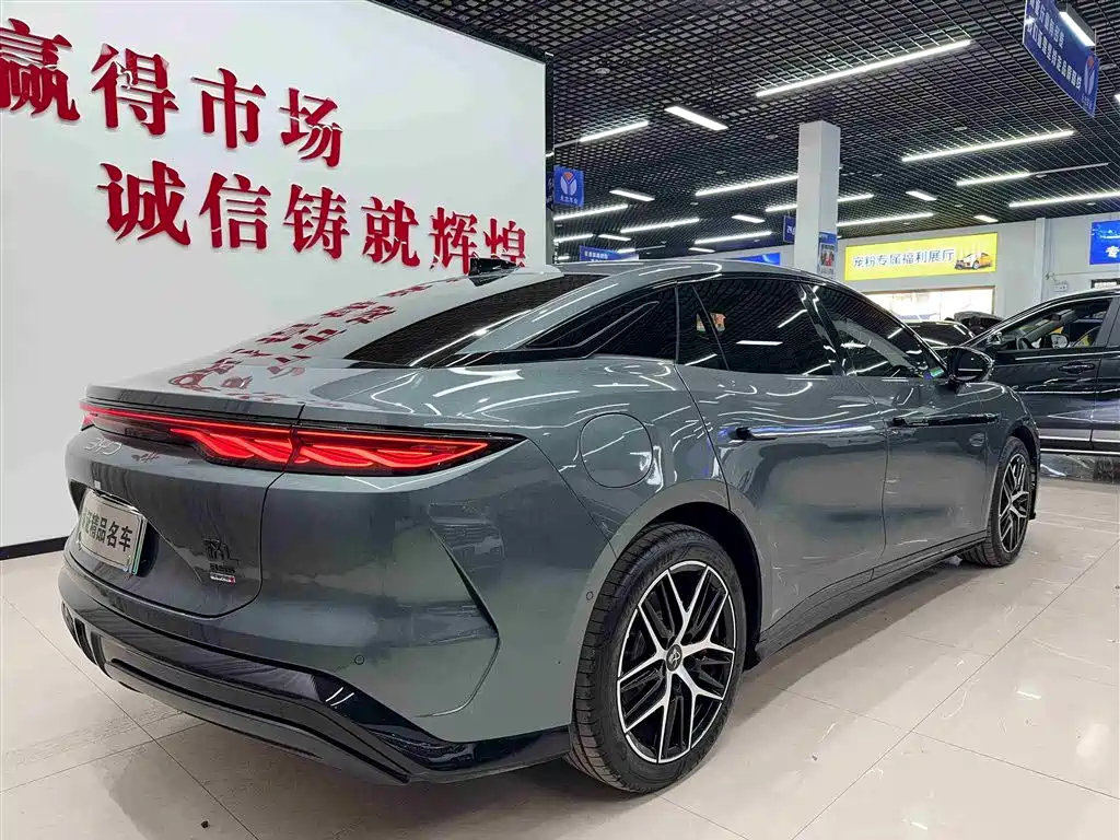 BYD HAN L