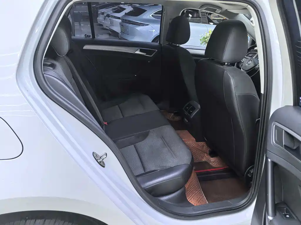 Volkswagen Golf — миниатюра 13