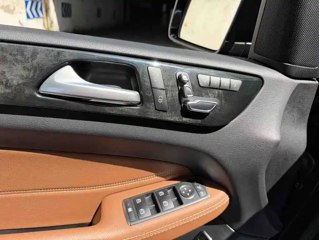 Mercedes-Benz GLS — миниатюра 13