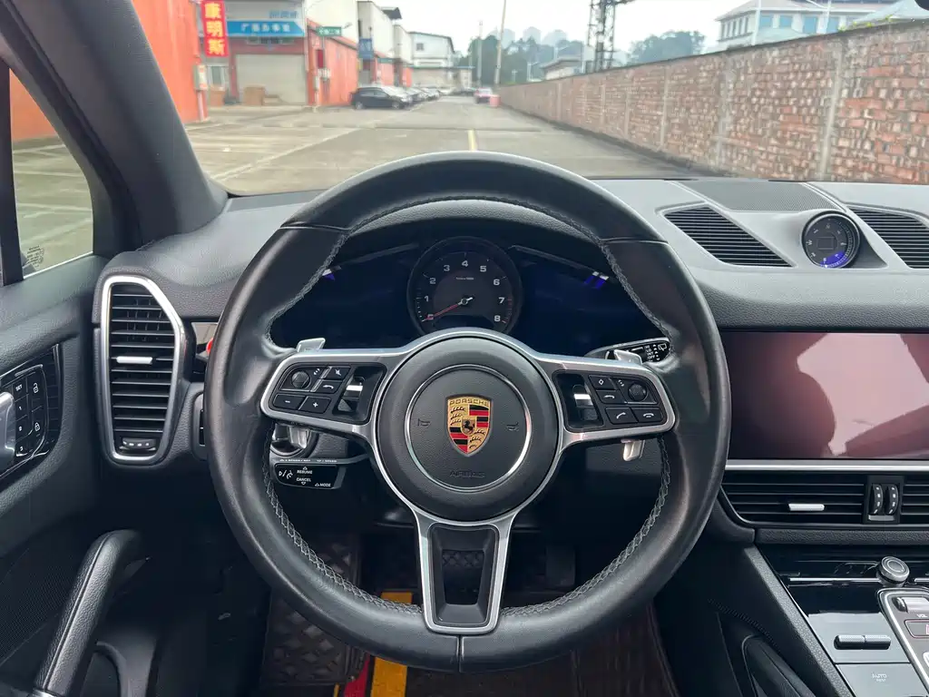 PORSCHE CAYENNE