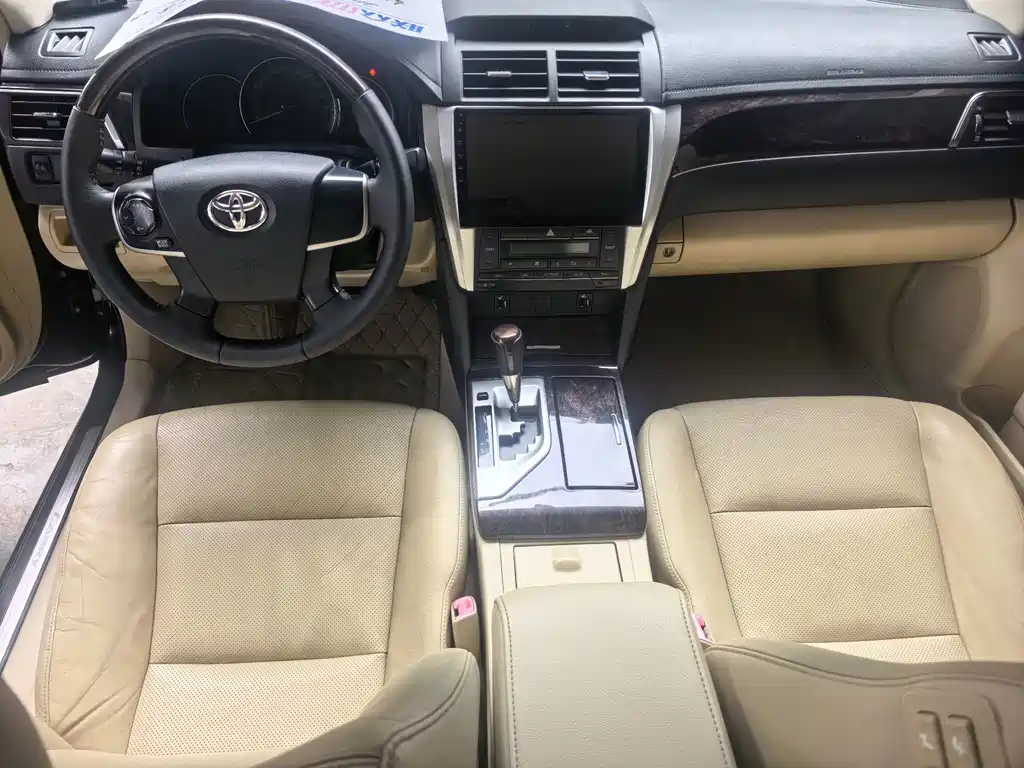 Toyota Camry — миниатюра 6