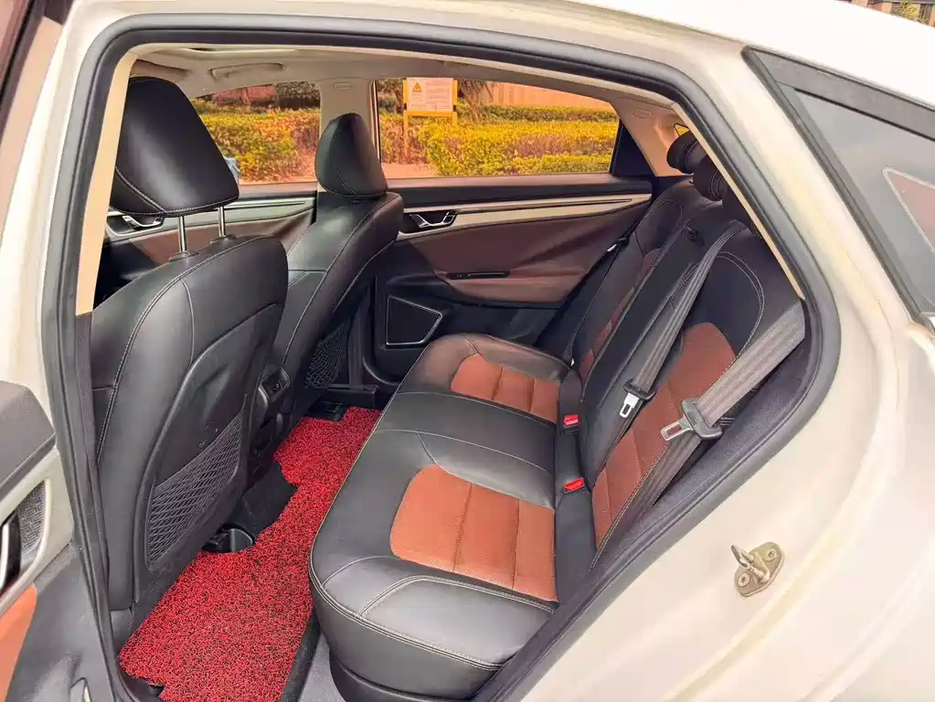 Geely Emgrand GL — миниатюра 9