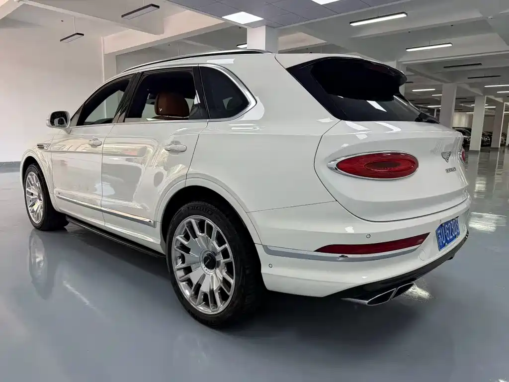 Bentley Bentayga — миниатюра 4