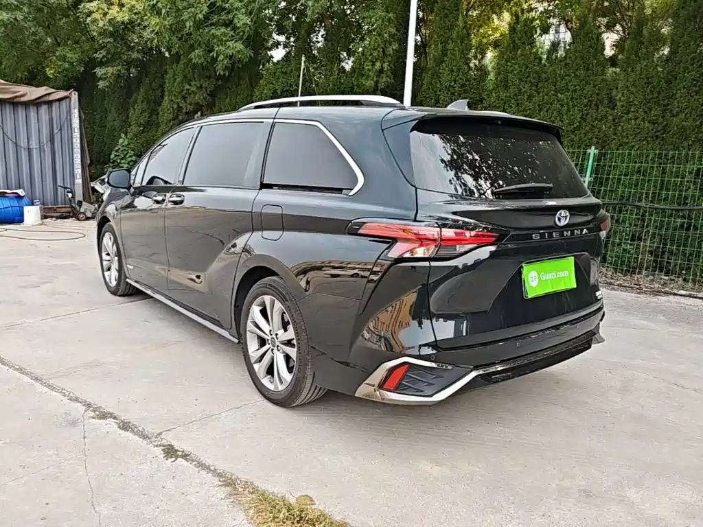 Toyota Sienna — миниатюра 5